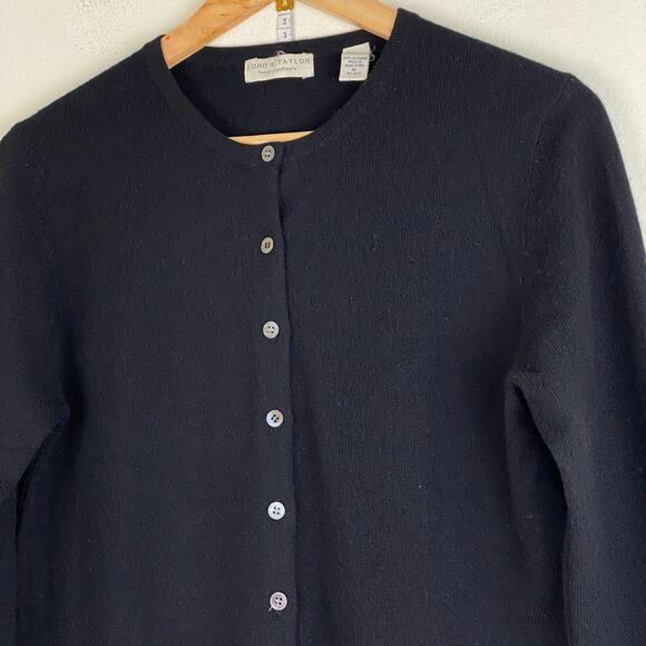 Lord & Taylor 100% Cashmere Cardigan Size M Black Sweater Old Money *repaired - Picture 4 of 11